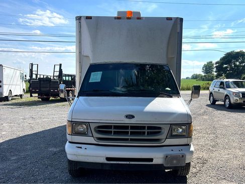 Used 2002 Ford E-450 and Econoline 450 image 10