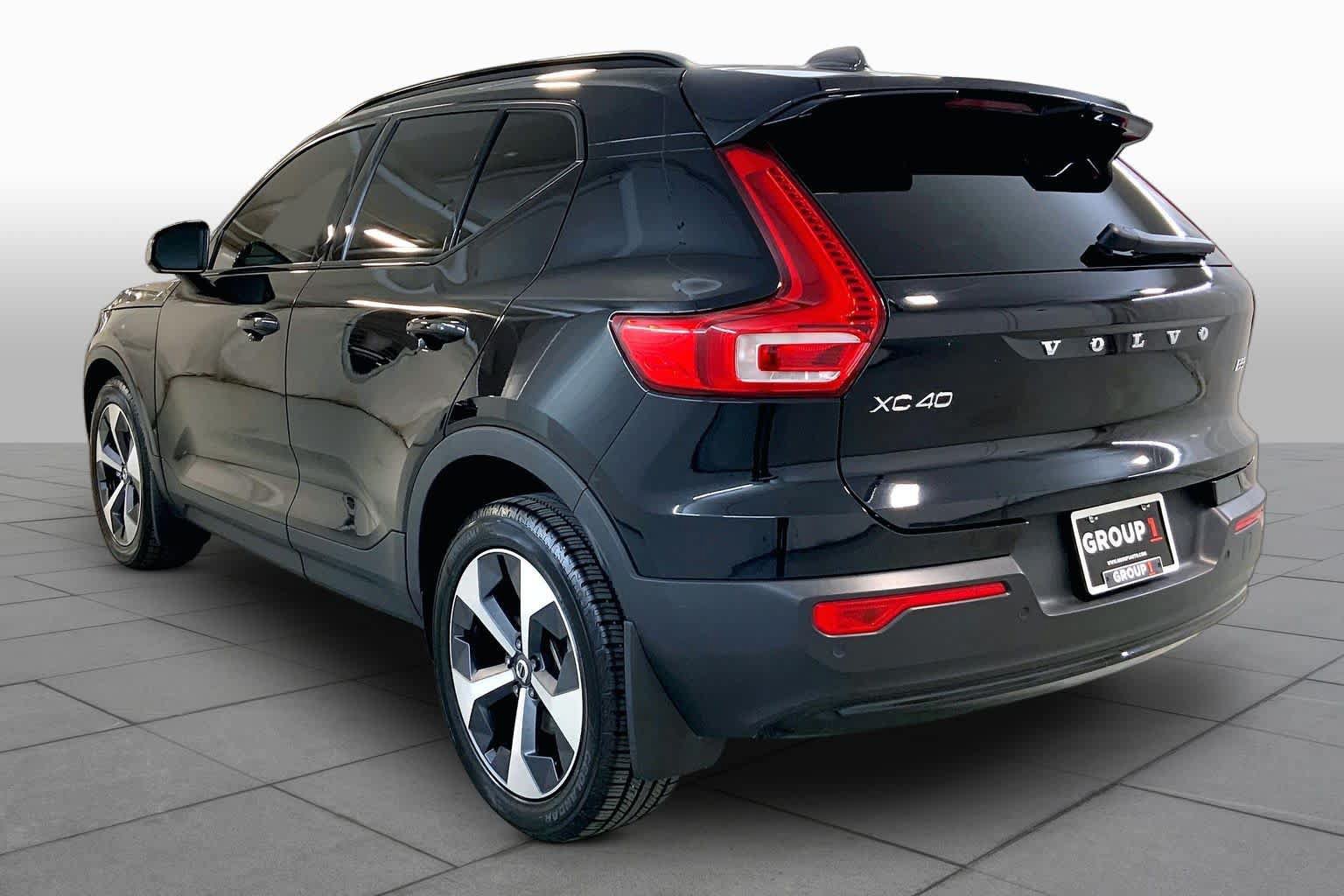 Used 2023 Volvo XC40 B5 Plus w/ Protection Package Premier AWD/4WD image 11
