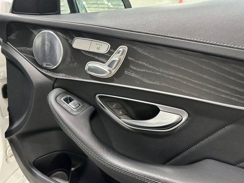 Used 2015 Mercedes-Benz C 300 4MATIC Sedan image 50