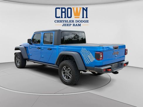 Used 2024 Jeep Gladiator Mojave w/ Technology Group AWD/4WD image 5