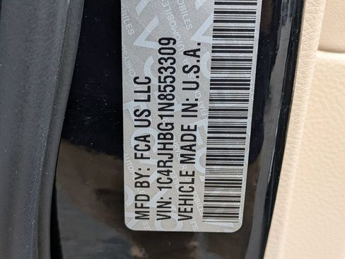 Certified 2022 Jeep Grand Cherokee Limited AWD/4WD image 33