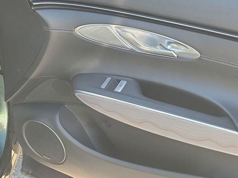 Used 2022 Genesis GV70 2.5T w/ Advanced Package image 46