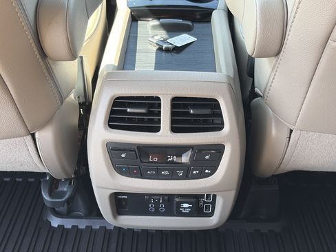 Used 2021 Honda Pilot Touring image 18