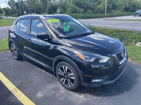 Used 2019 Nissan Kicks SR w/ SR Premium Package FWD image 17