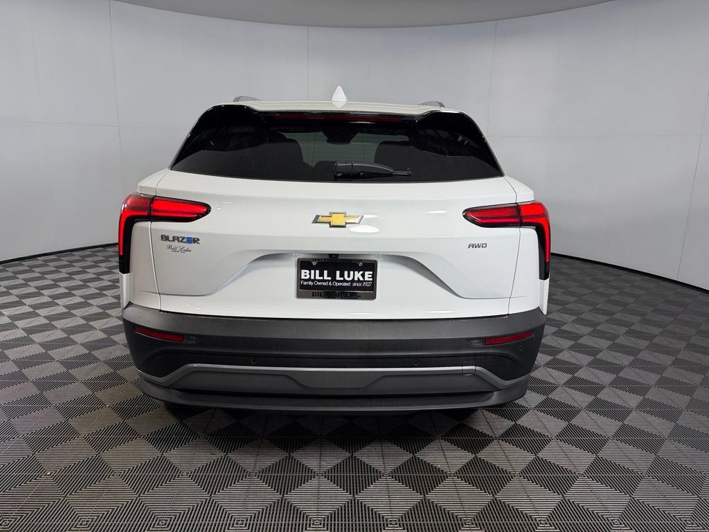 Used 2024 Chevrolet Blazer EV LT AWD/4WD image 11