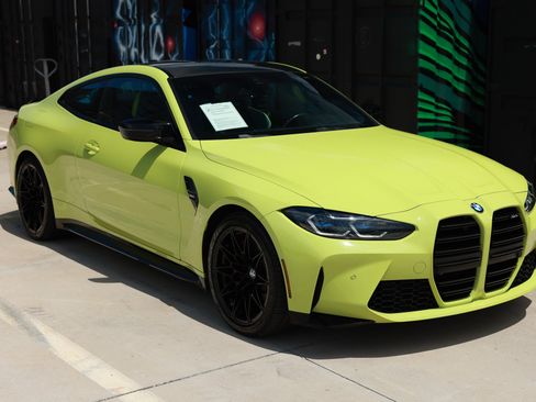 Used 2021 BMW M4 Coupe w/ Executive Package RWD image 19