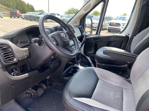 Used 2025 RAM ProMaster 2500 w/ Convenience Group FWD image 10