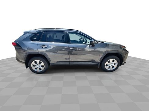 Used 2021 Toyota RAV4 LE image 9