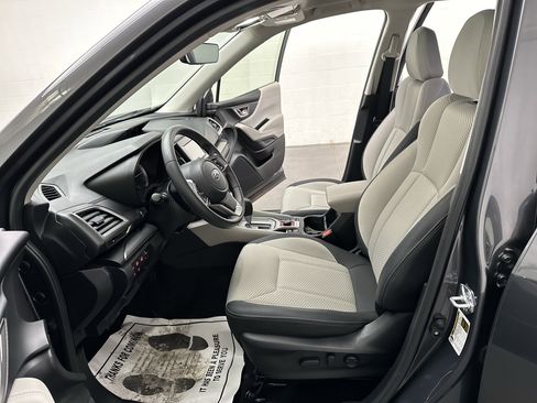 Used 2024 Subaru Forester Premium image 17