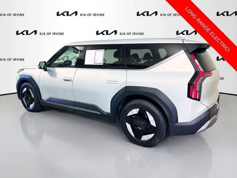 Certified 2024 Kia EV9 Light Long Range RWD image 6