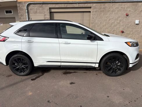 Used 2023 Ford Edge SE w/ Black Appearance Package image 8