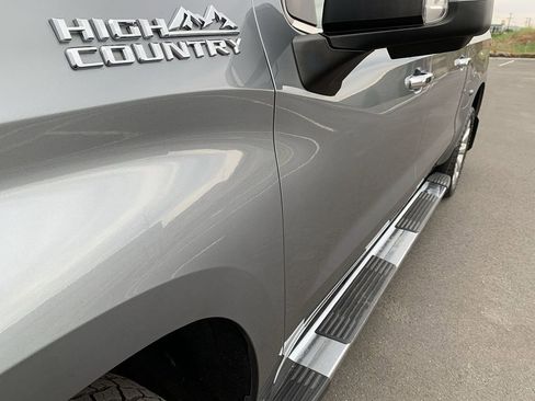 Used 2020 Chevrolet Silverado 1500 High Country w/ Technology Package AWD/4WD image 13