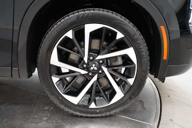 Used 2023 Mitsubishi Outlander SE AWD/4WD image 44