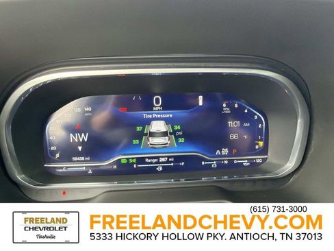 Used 2023 Chevrolet Suburban Premier image 31