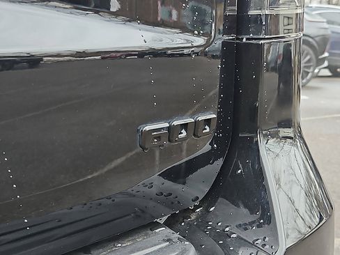 Used 2023 Cadillac Escalade Sport Platinum w/ LPO, ONYX Package image 32