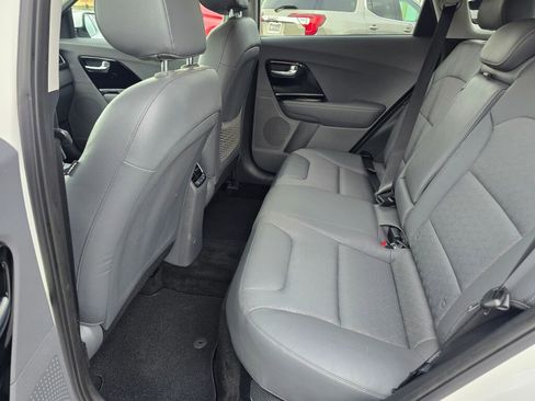 Used 2019 Kia Niro EX image 33