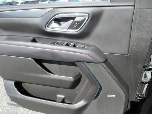 Used 2022 Chevrolet Tahoe RST w/ Luxury Package image 18