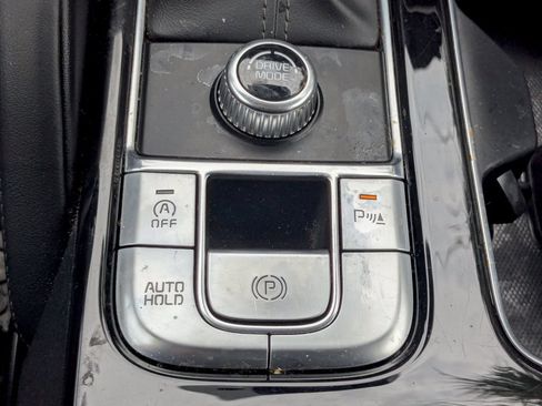 Used 2024 Kia Telluride EX w/ EX Captain's Chair Package FWD image 33