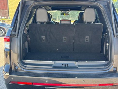 Certified 2023 Lincoln Navigator Reserve AWD/4WD image 9
