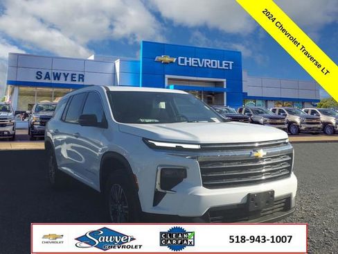 Used 2024 Chevrolet Traverse LT w/ LPO, Floor Liner Package image 1