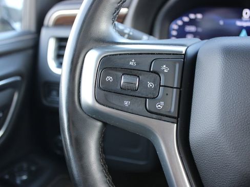 Used 2023 Chevrolet Suburban Premier image 41