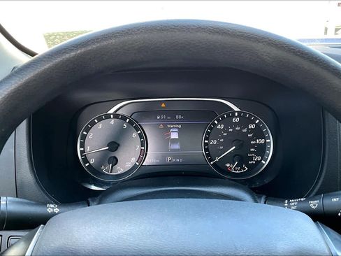 Certified 2022 Nissan Frontier SV RWD image 24