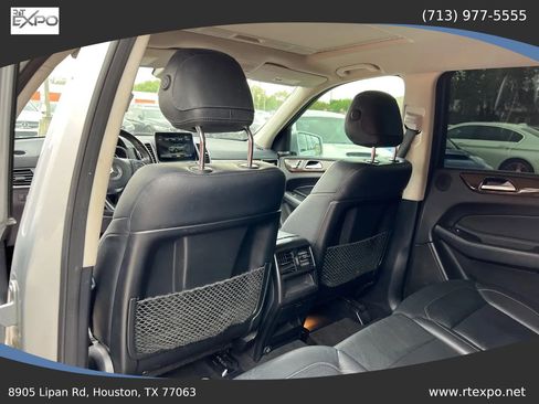 Used 2017 Mercedes-Benz GLS 450 4MATIC image 32