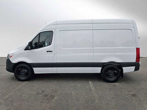 Used 2025 Mercedes-Benz Sprinter 2500 image 7