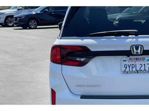 Certified 2026 Honda Odyssey EX-L image 47