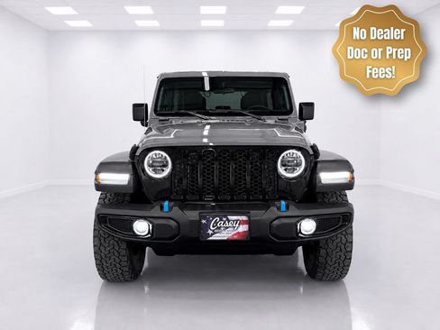 Used 2023 Jeep Wrangler Unlimited w/ Cold Weather Group AWD/4WD image 3