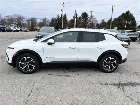 New 2026 Chevrolet Equinox EV LT image 2