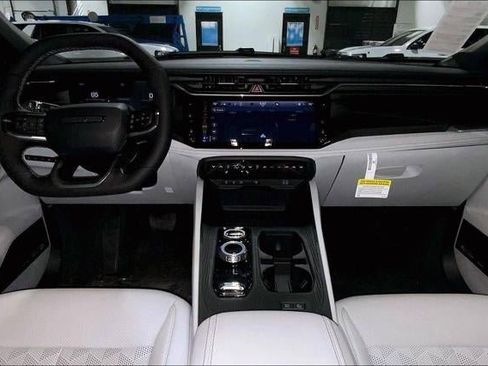 New 2026 Jeep Cherokee Overland image 43