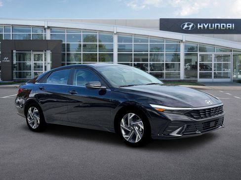 New 2026 Hyundai Elantra Limited image 10