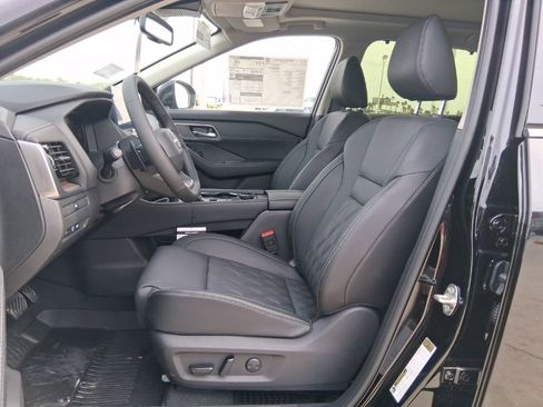 New 2026 Nissan Rogue Platinum AWD/4WD image 19