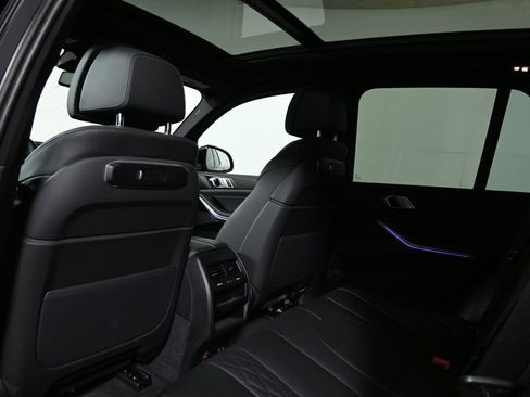 Used 2024 BMW X5 xDrive40i w/ M Sport Package AWD/4WD image 7