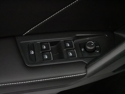 Certified 2024 Volkswagen Tiguan SE image 19