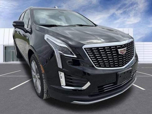 Certified 2025 Cadillac XT5 Premium Luxury image 1