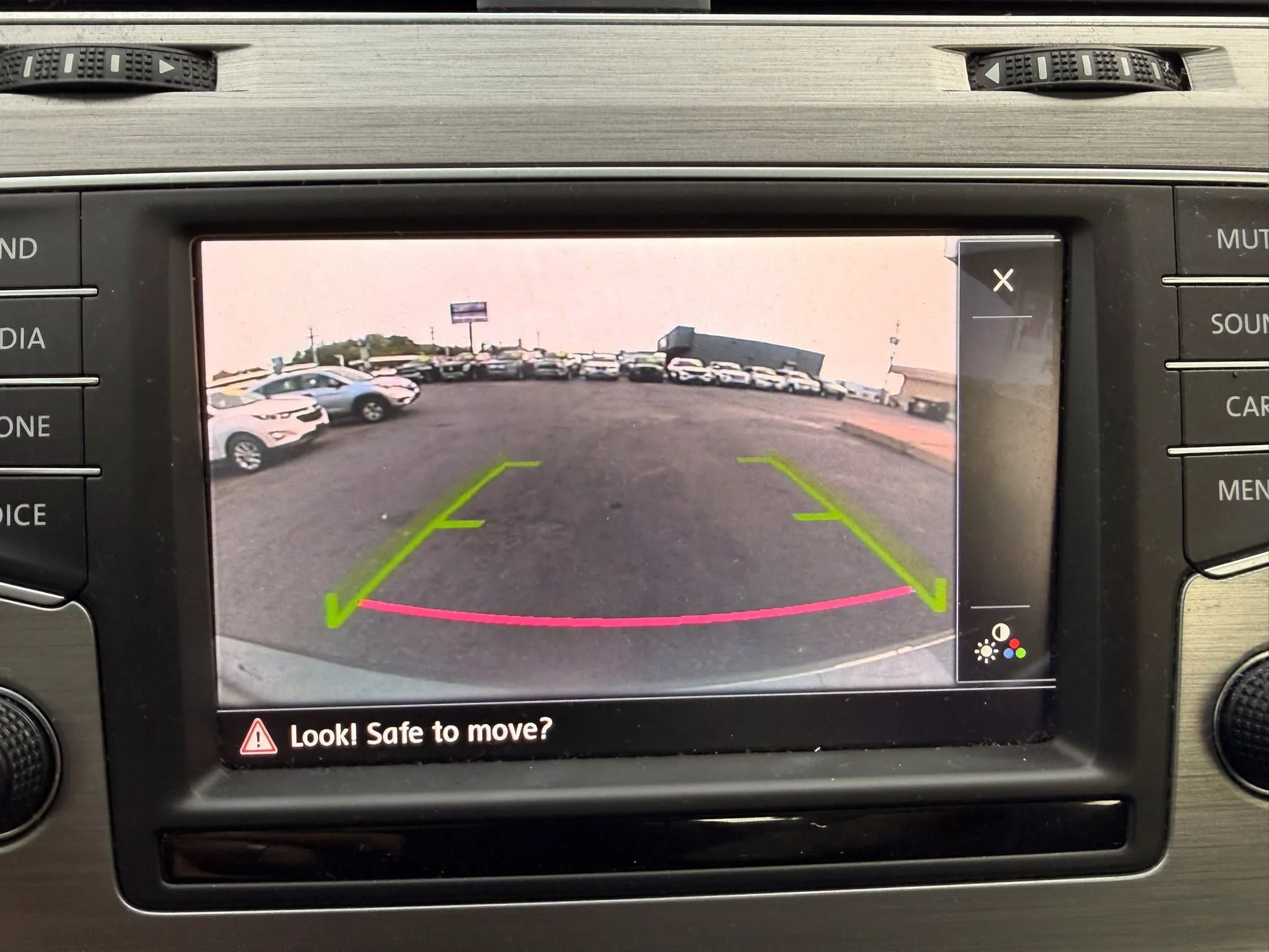 Used 2016 Volkswagen Golf S FWD image 21