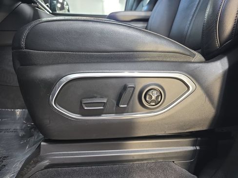 Used 2024 Jeep Wagoneer Series II AWD/4WD image 32