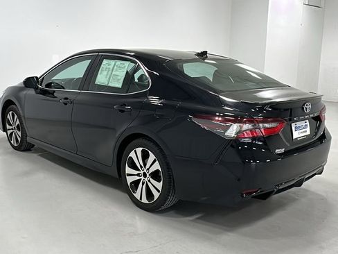Used 2021 Toyota Camry SE image 4