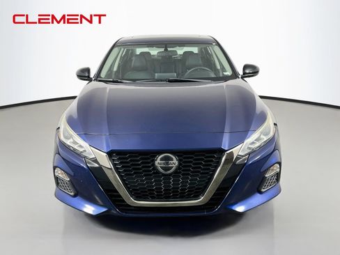 Used 2019 Nissan Altima 2.5 SR w/ SR Premium Package FWD image 3