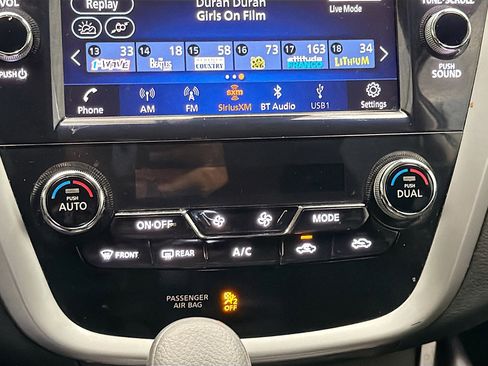 Used 2021 Nissan Murano S image 10