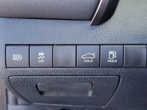 Used 2019 Toyota Camry XSE image 18