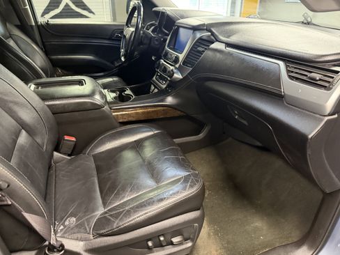 Used 2016 Chevrolet Suburban LT RWD image 12