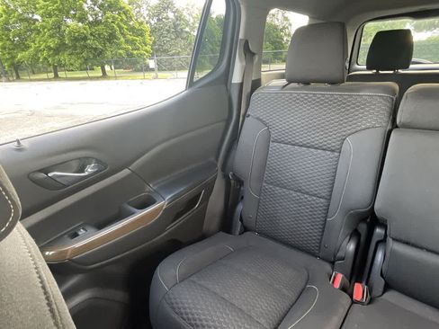 Used 2019 GMC Acadia SLE AWD/4WD image 13