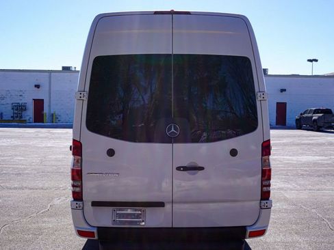 Used 2015 Mercedes-Benz Sprinter 2500 image 12