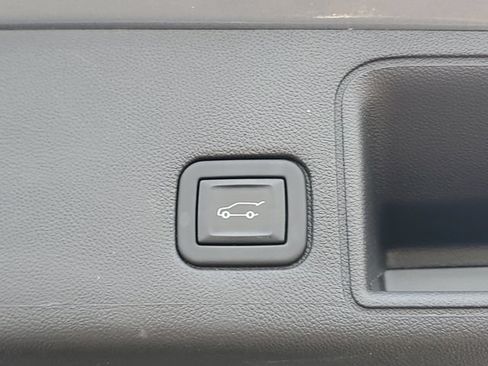 Certified 2023 GMC Terrain SLT w/ LPO, Floor Liner Package FWD image 8