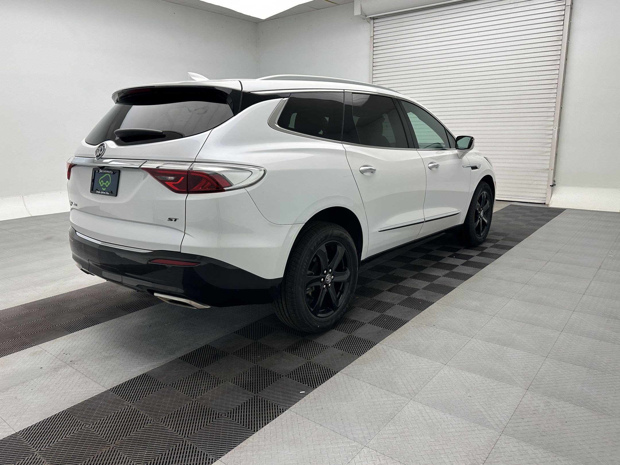 Certified 2023 Buick Enclave Essence w/ Experience Buick Package AWD/4WD image 9