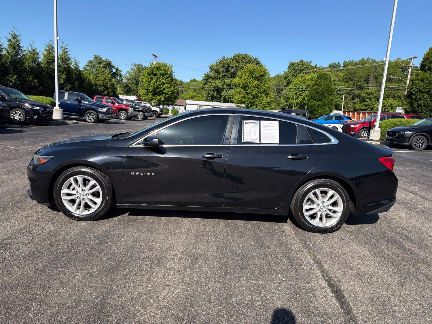 Used 2016 Chevrolet Malibu LT FWD image 2