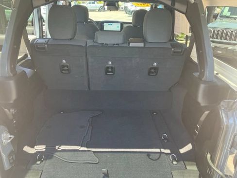 Certified 2025 Jeep Wrangler Unlimited Sahara AWD/4WD image 26